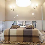 My Space Emirates - In Rambla De Catalunya Apartment *