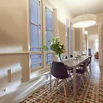 My Space Emirates - In Rambla De Catalunya Apartment
