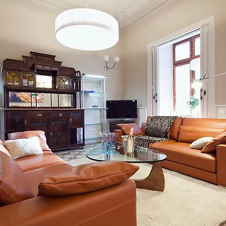 My Space Emirates - In Rambla De Catalunya Apartment *