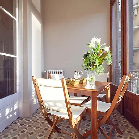 My Space Emirates - In Rambla De Catalunya Apartment *